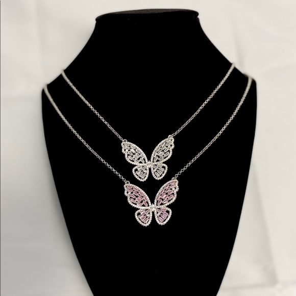 Big Butterfly Icy Necklace - Picture 2 of 2
